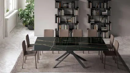Tavolo allungabile e allargabile 4x4 in Marble Glass Sahara Noir Lucido e base in metallo di Ozzio