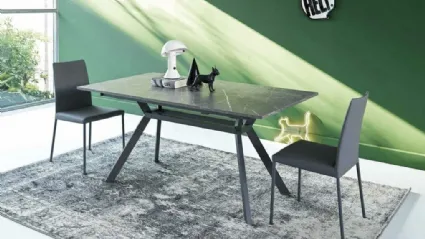 Tavolo allungabile Tecno con top in HPL effetto marmo di Sedie Brianza