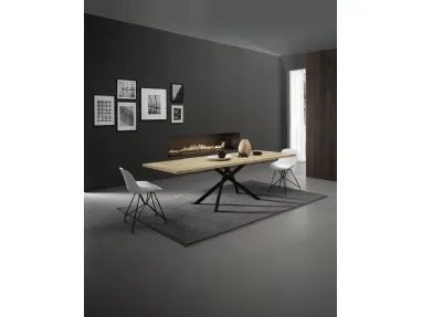 Tavolo Twist 200 con struttura in metallo e piano in legno di rovere di Zamagna