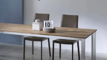 Tavolo in impiallacciato rovere Upper di Sedie Brianza