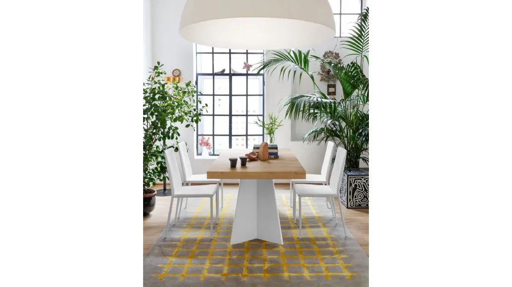 Tavolo allungabile in nobilitato rovere naturale con base in metallo bianco opaco Wings di Connubia