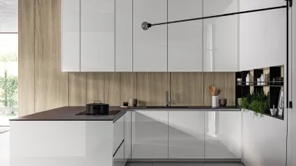 Cucina Moderna Glass 2 0 04 con penisola di Arredo3