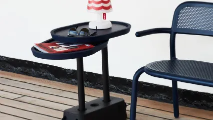 Tavolino da esterno in metallo e materiale riciclato Brick Table & Bricks Buddy di Fatboy