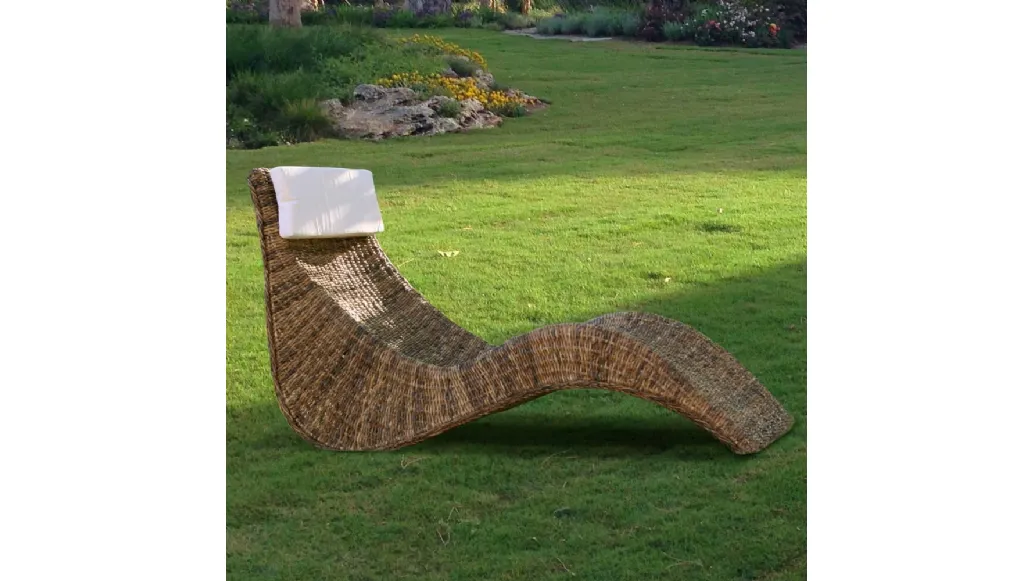 Sdraio di design Chaise Lounge finitura intreccio di Banano naturale con cuscino in tessuto di La Seggiola