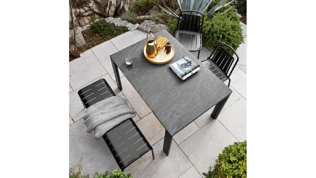 Sedia impilabile Easy di Connubia Outdoor