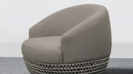Poltrona Couch in tessuto imbottito e corda intrecciata di La Seggiola