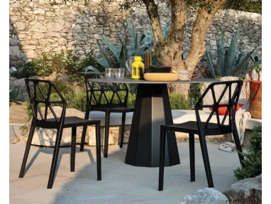 Tavolo Dix con top in Ecostone di Connubia Outdoor