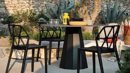 Tavolo Dix con top in Ecostone di Connubia Outdoor