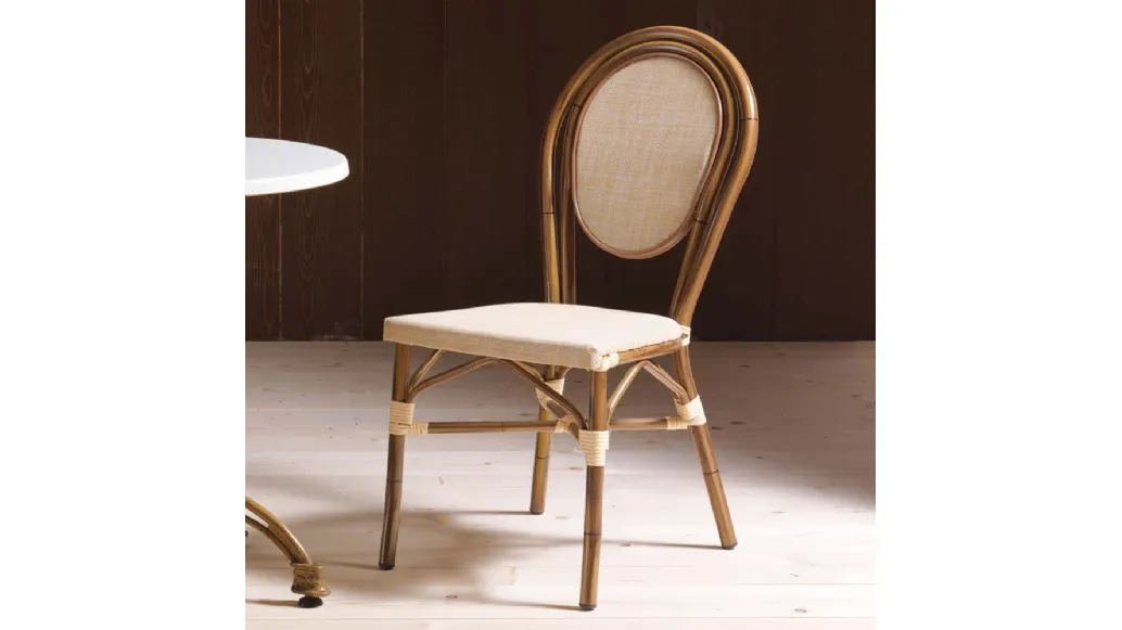 Sedia Jakarta in tessuto con struttura in alluminio ricoperto PVC effetto bambù di La Seggiola