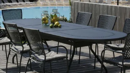 Tavolo allungabile da giardino Riviera  in acciaio zincato e verniciato poliestere antracite per esterni di La Seggiola