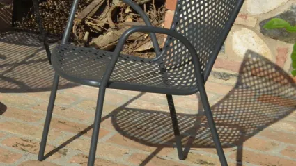 Poltroncina da giardino Sommer in acciaio zincato e verniciato poliestere antracite per esterni di La Seggiola