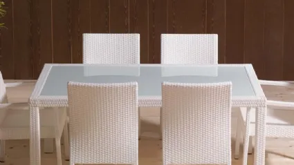 Tavolo Wicker Table in vetro bianco con struttura in alluminio rivestita in fibra di polipropilene intrecciata a mano di La Seggiola