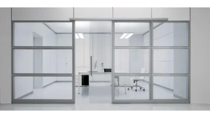 Parete divisoria in vetro con porta scorrevole Siderplan H di MobilOfficeFurniture